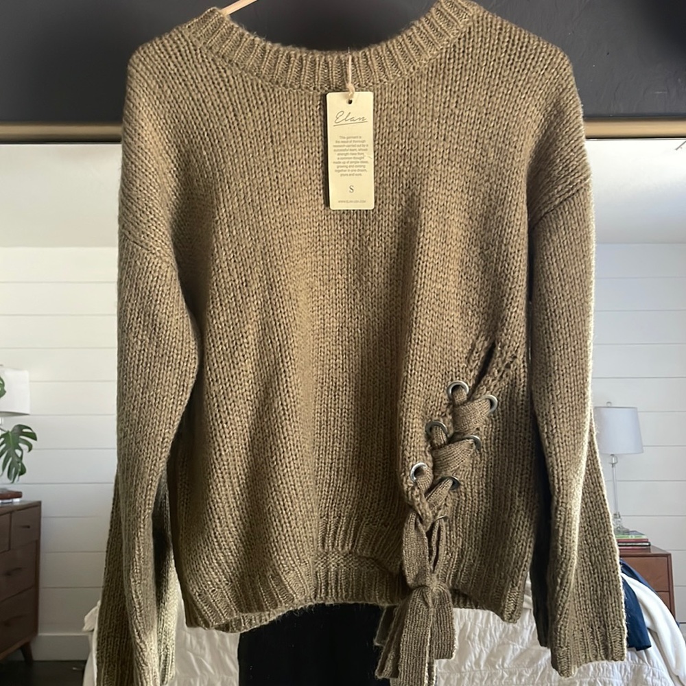 Natural green colored sweatshirt with thick stitching and pretty details. New!